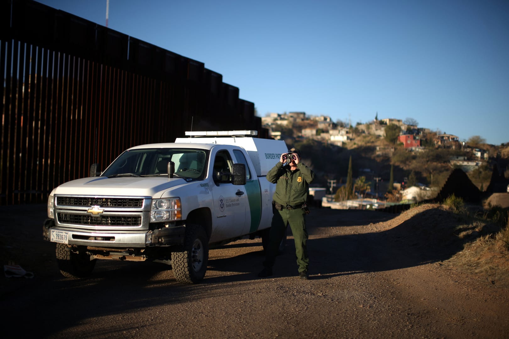 Report outlines complaints of border agents’ treatment of asylum-seekers
