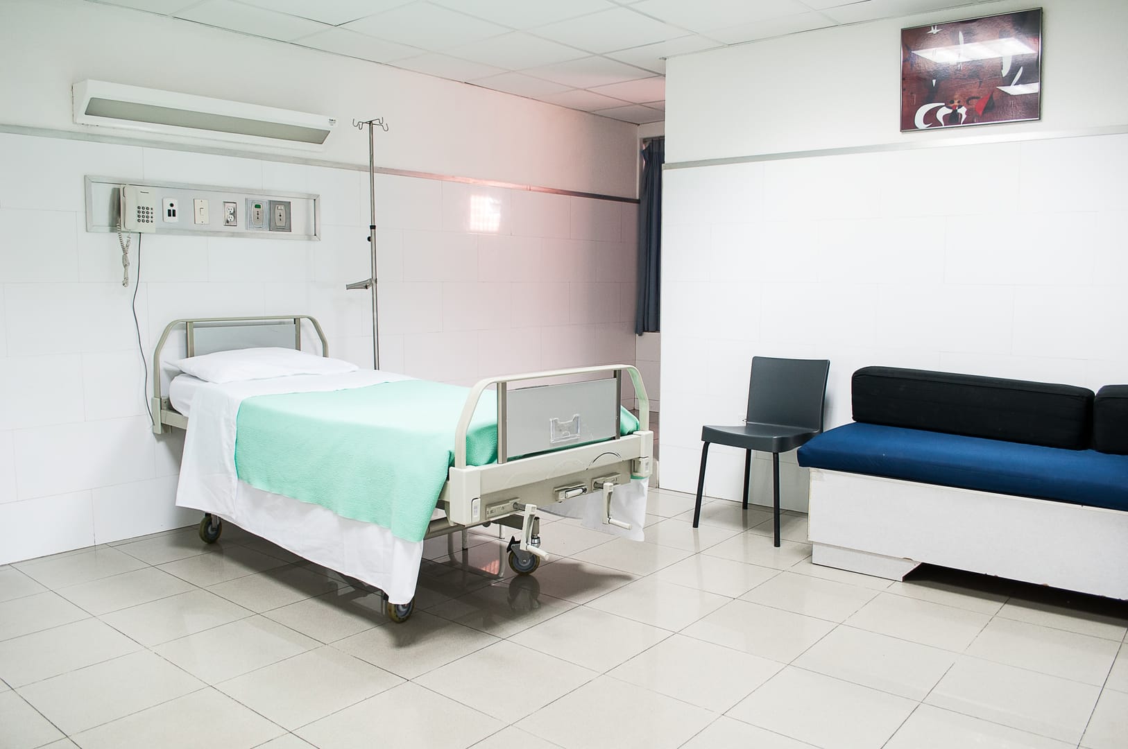 Bill tells NC hospitals to let in clergy during emergency