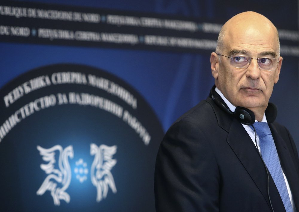 Greek foreign minister in Rome ahead of papal visit