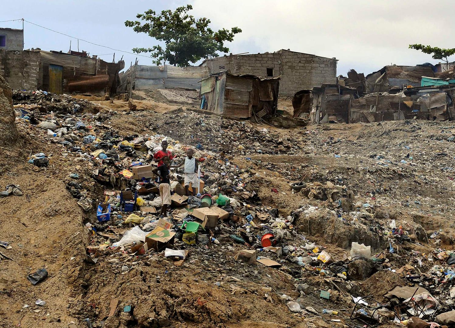 Drought keeping kids out of school in Angola