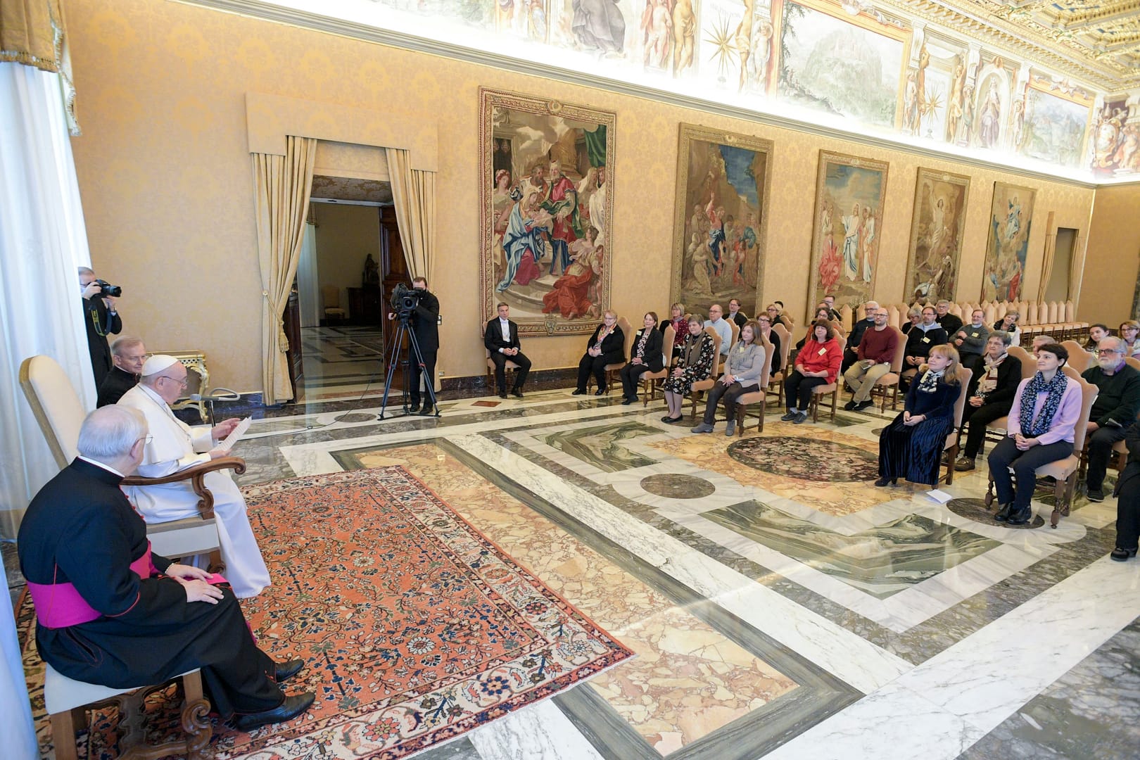 Imitate Mary by listening to God, pope tells consecrated women