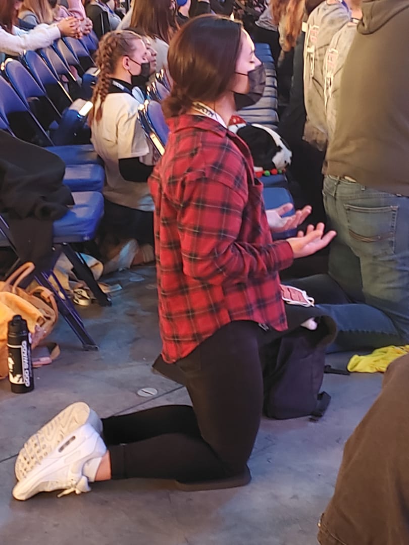 Eucharistic adoration leads teens to experience ‘the true love of God’