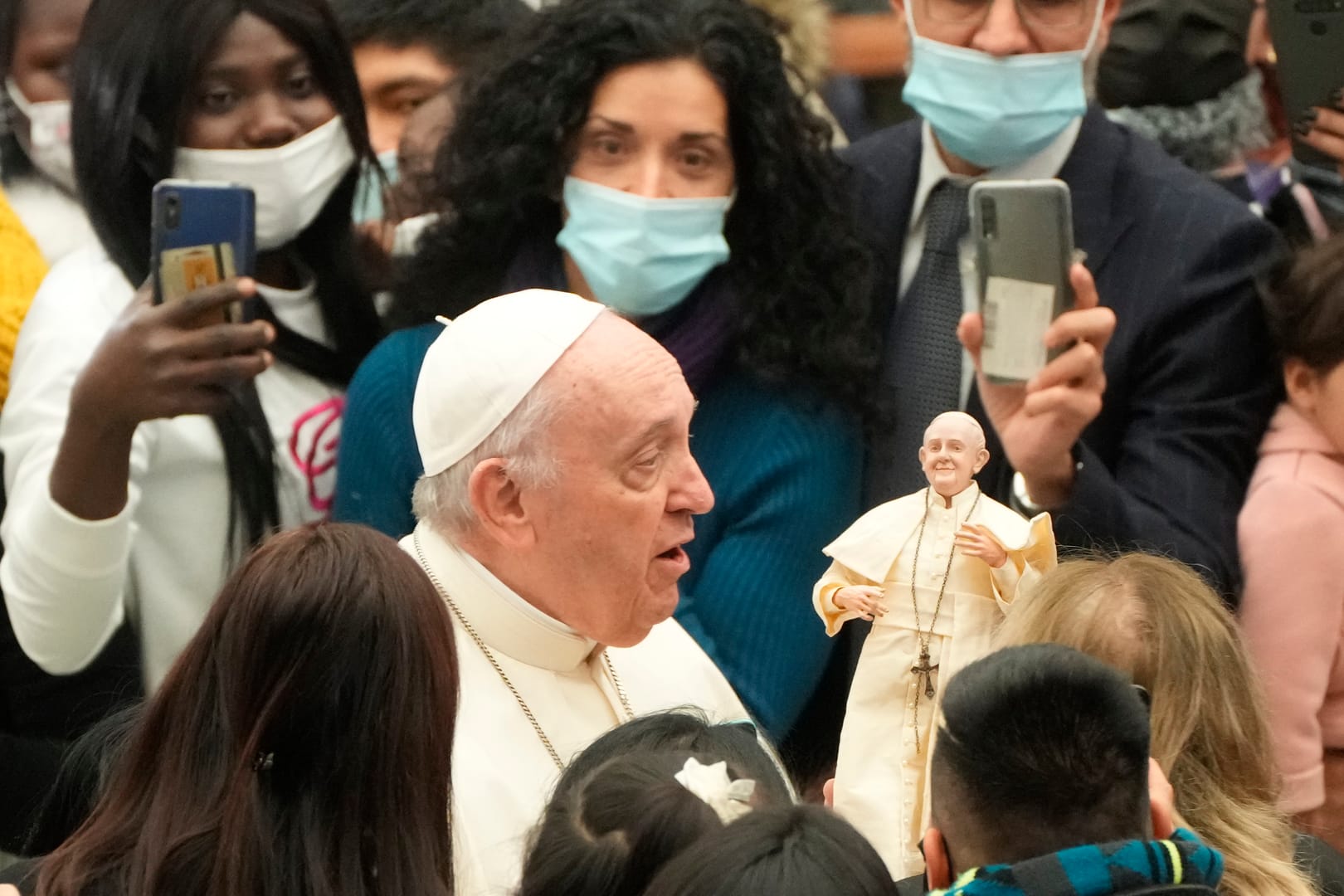Pope celebrates his birthday with migrant children at Vatican clinic