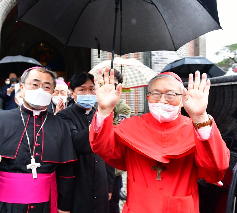 Mass celebrates Korean cardinal on his feast; successor installed Dec. 8
