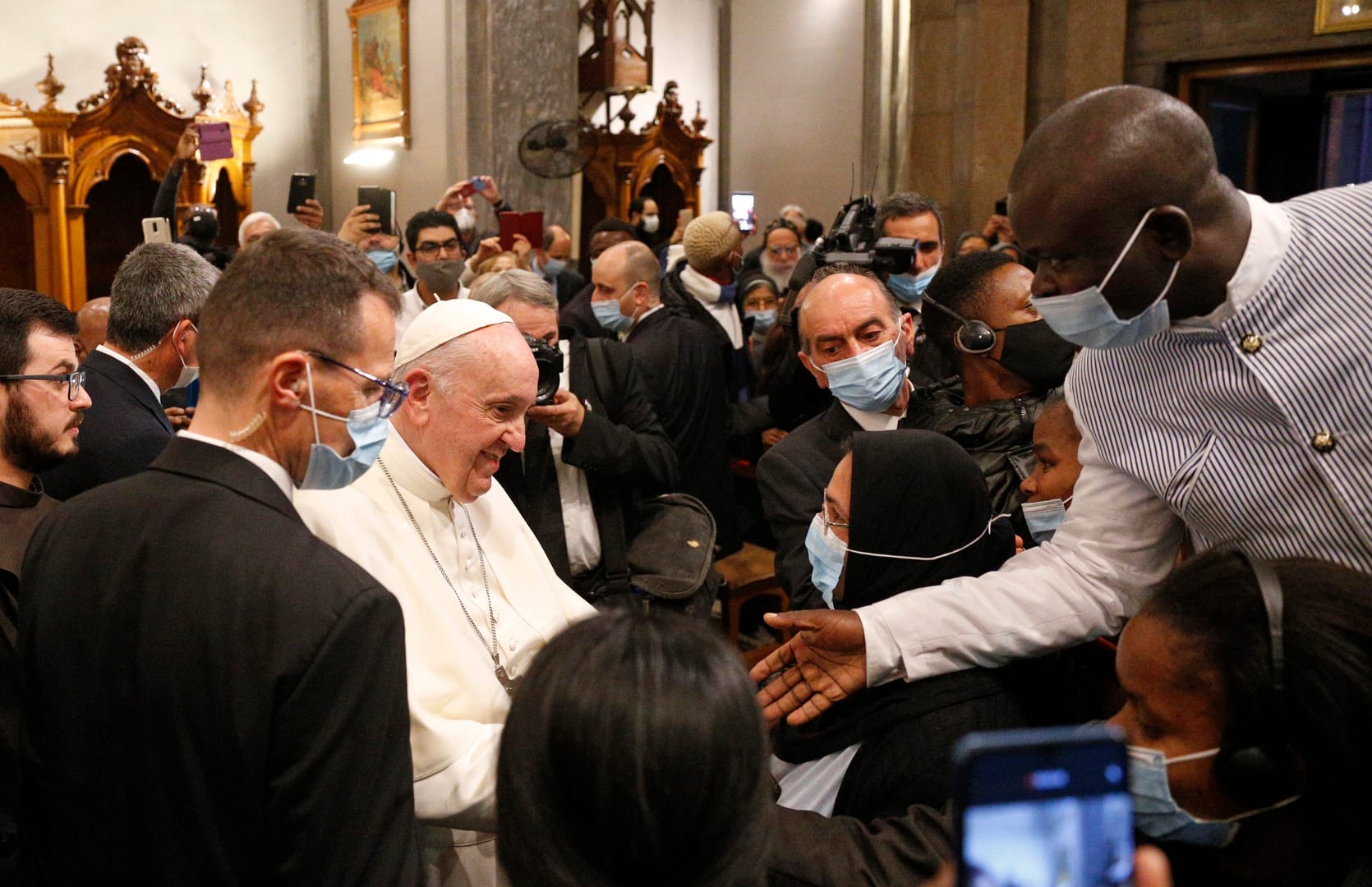 Vatican announces pope will bring migrants from Cyprus to Italy