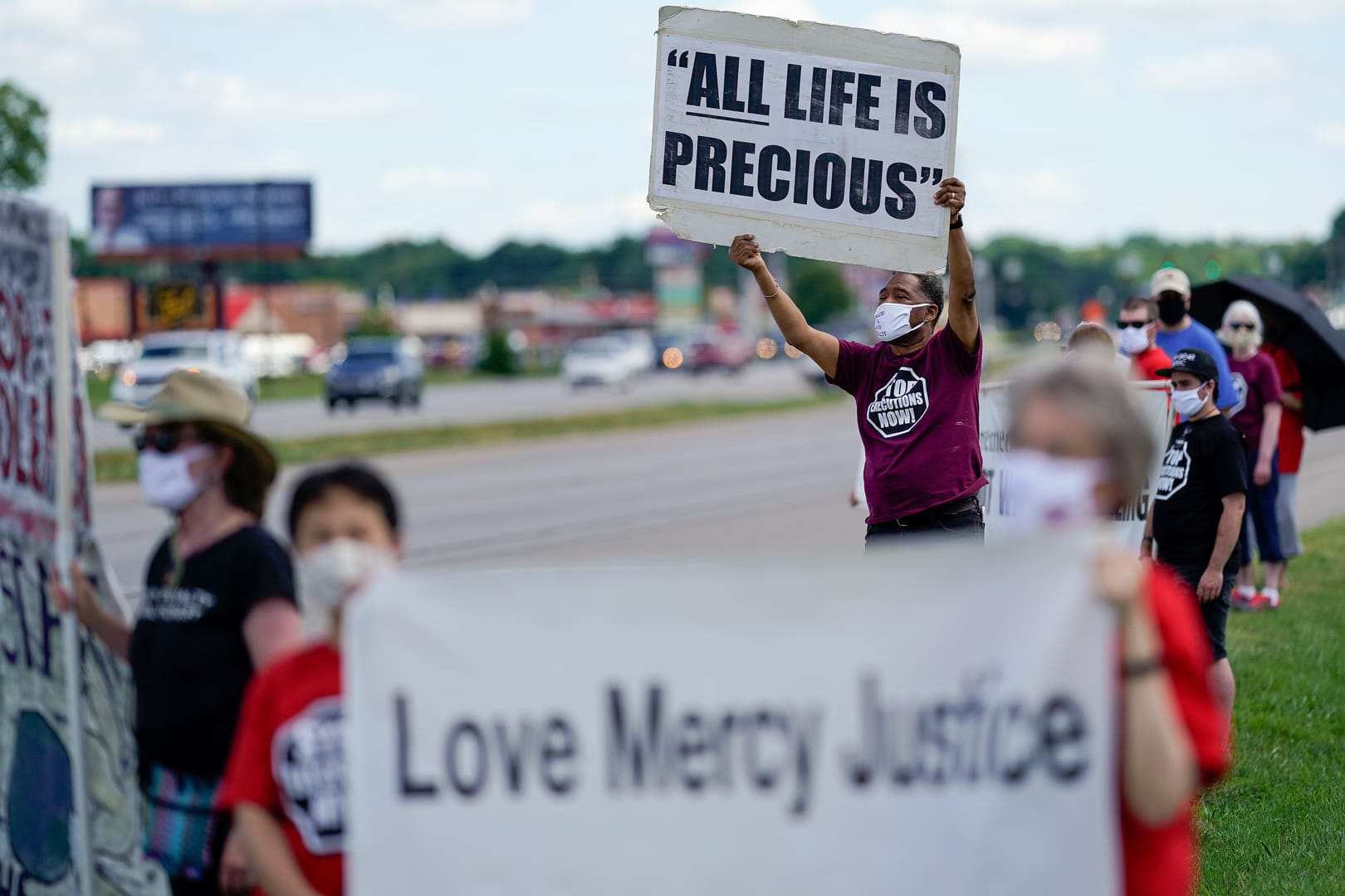 In wide swaths of U.S., death sentences, executions are no longer imposed