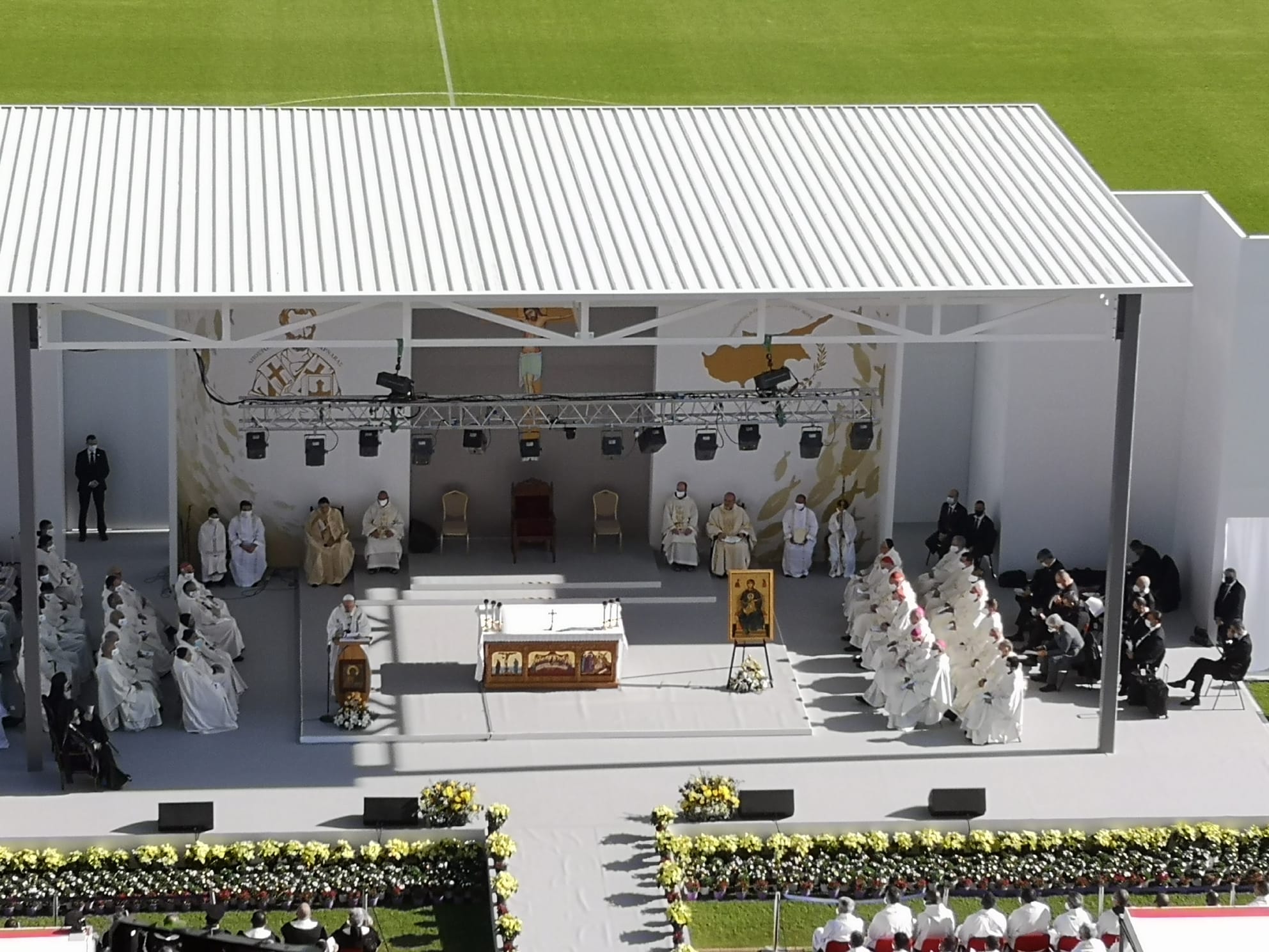 Pope Francis offers message of healing to a divided Cyprus
