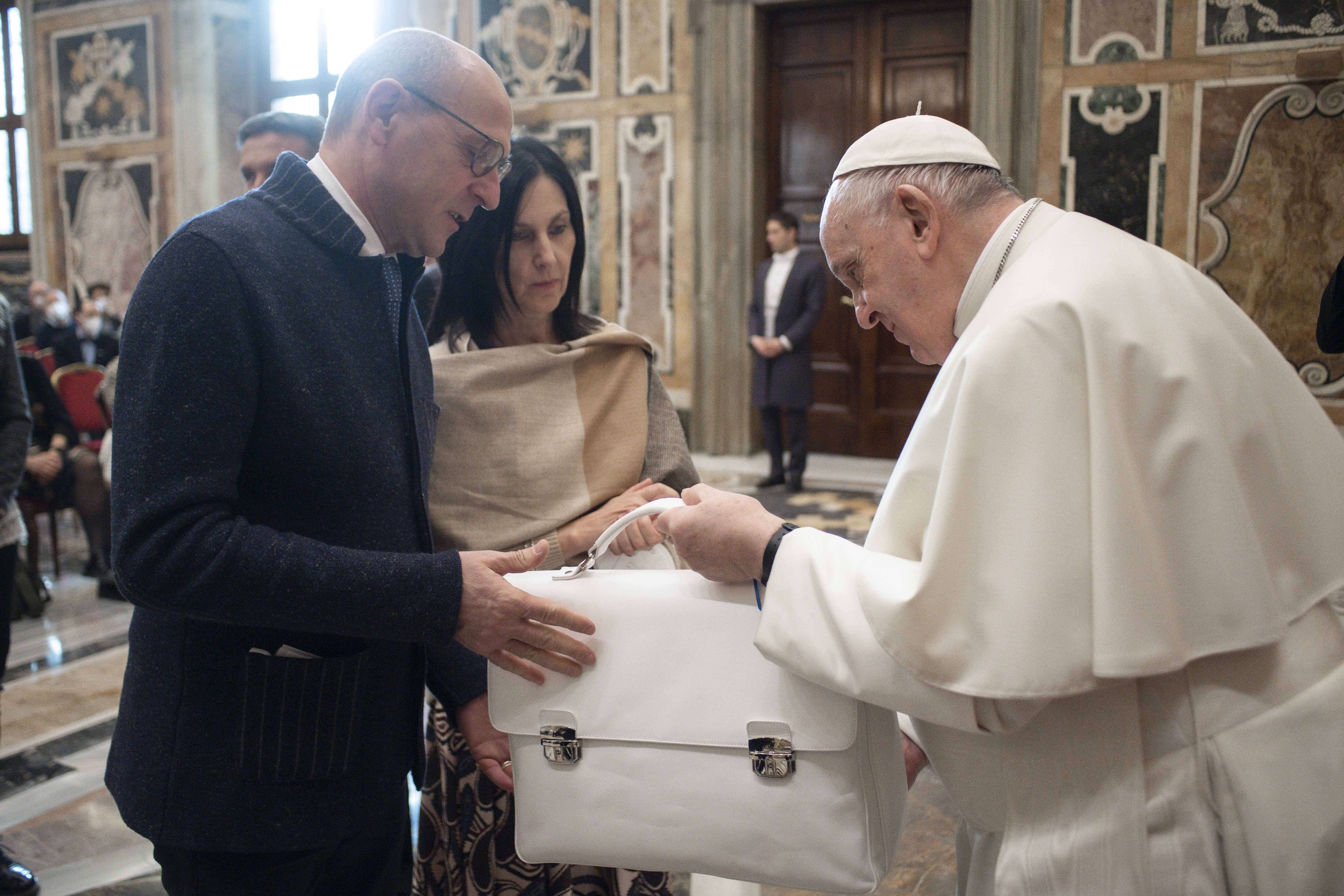 Pandemic is no excuse for neglecting job safety, injustice, pope says