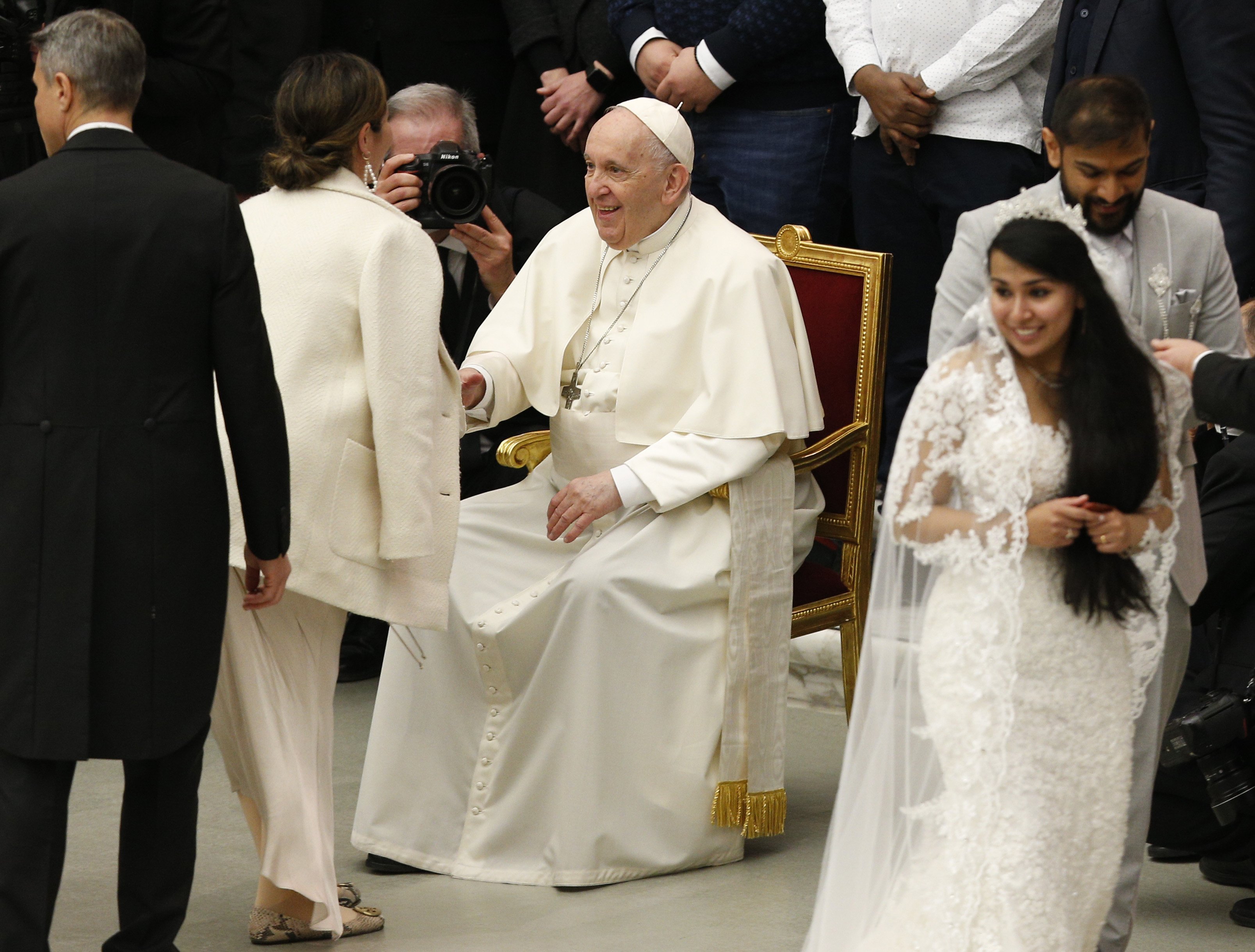 Fight when treated unfairly, pope tells religious, consecrated women