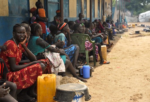 Facing extreme hunger, South Sudanese loot aid convoys for food