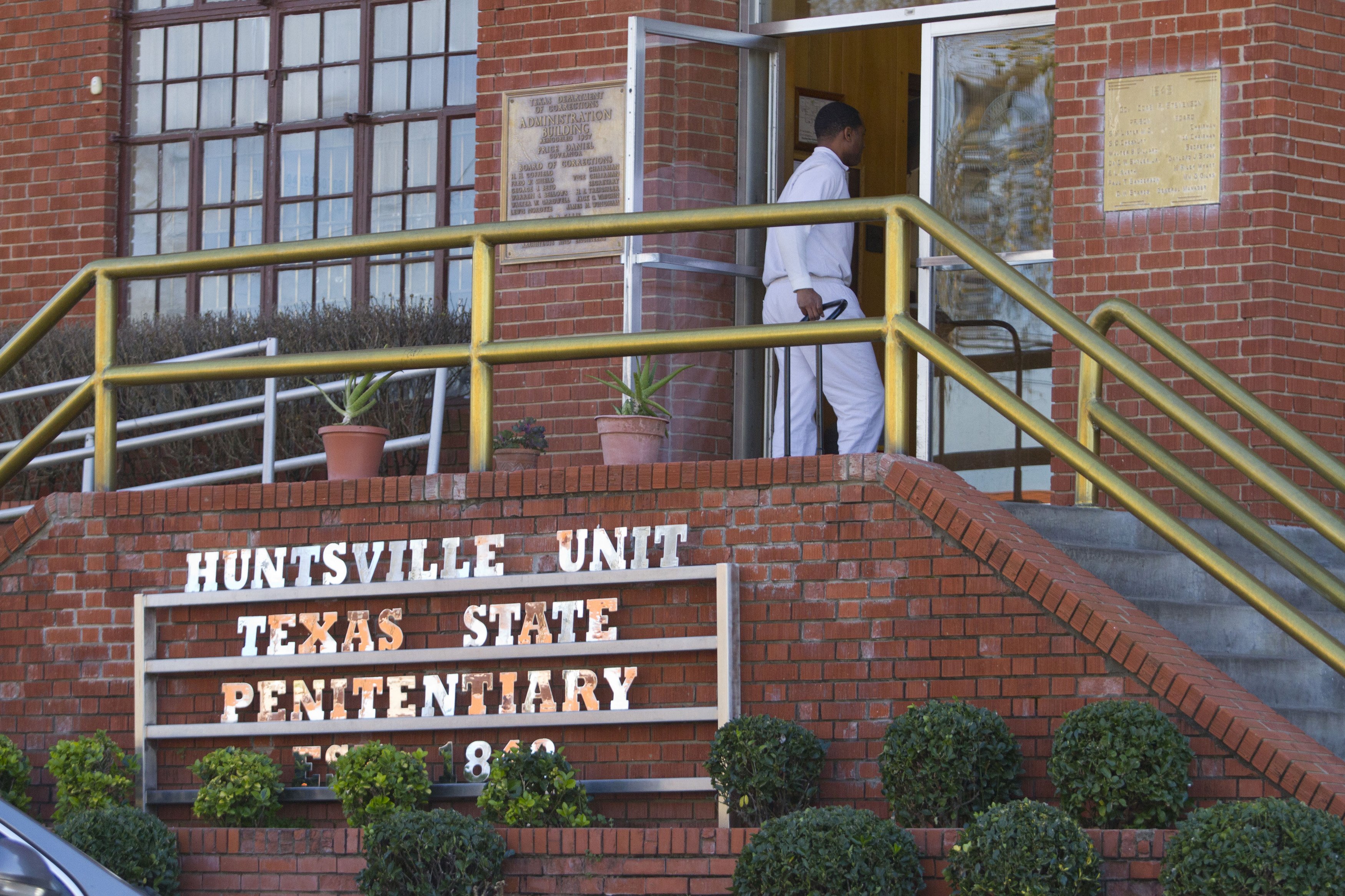 Texas Catholic bishops seek clemency for woman on death row