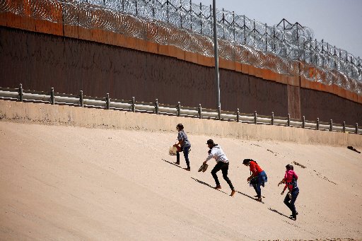 Deterrence seems to arrive at border ahead of lifting of health restriction