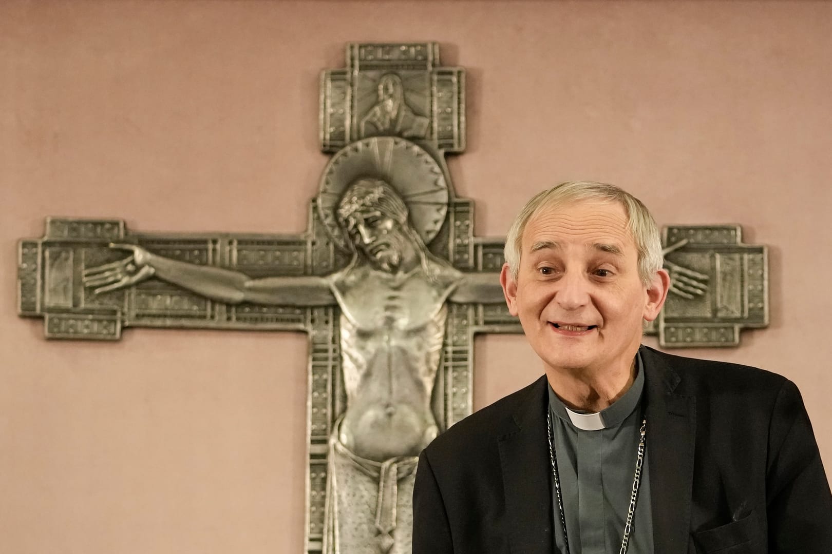 Pope tasks Italian cardinal with peace mission in Ukraine