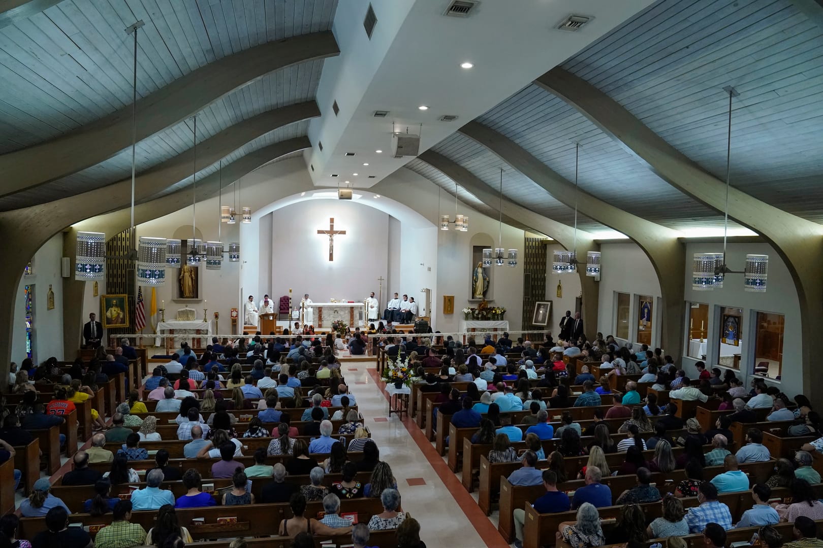 AP-NORC poll details rift between lay Catholics and bishops