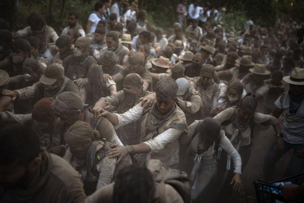 Spain’s Rocío pilgrimage party returns after COVID hiatus