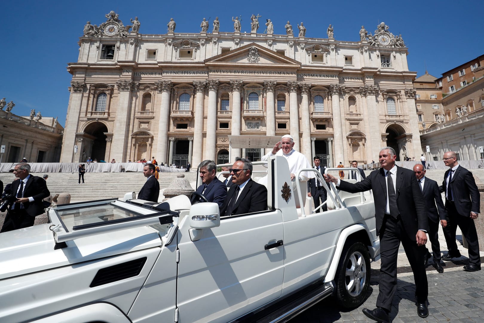 Discarding elderly a ‘betrayal’ of humanity, pope says