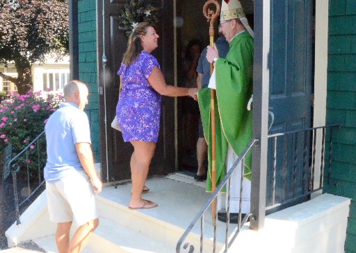 Maine bishop is ‘supply priest’ at summer chapel serving locals, tourists