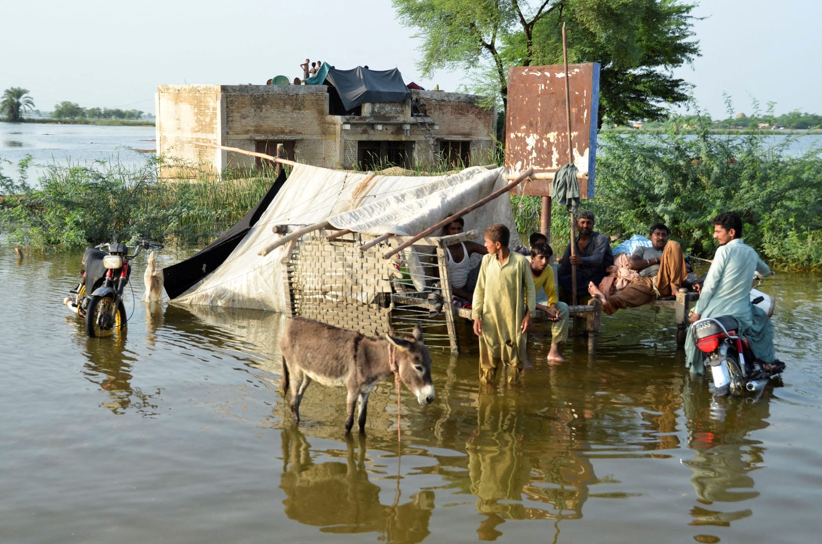 Bishop calls for help for Pakistanis left homeless, hungry by floods