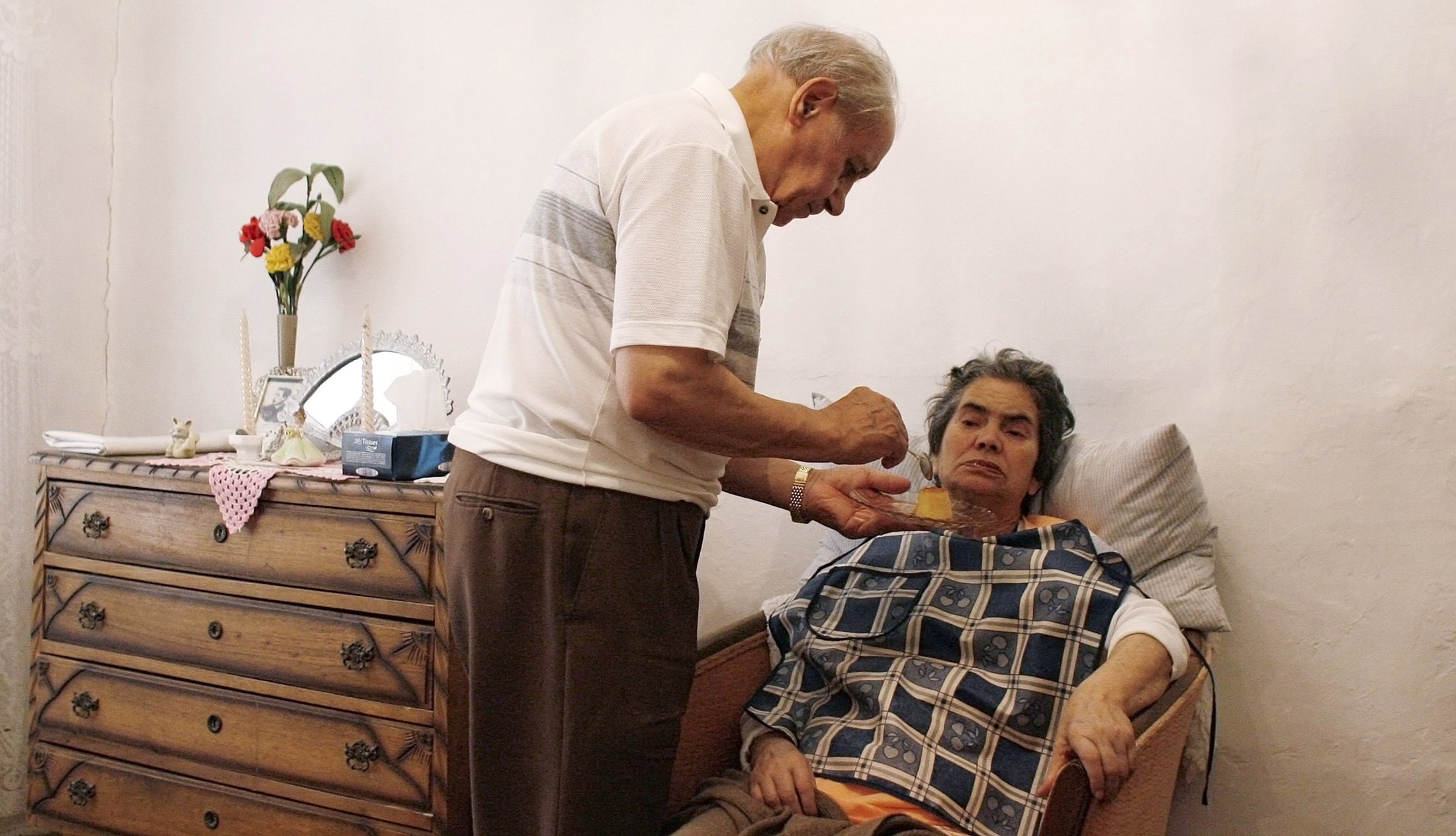 Prayers, support needed for those with Alzheimer’s disease, pope says