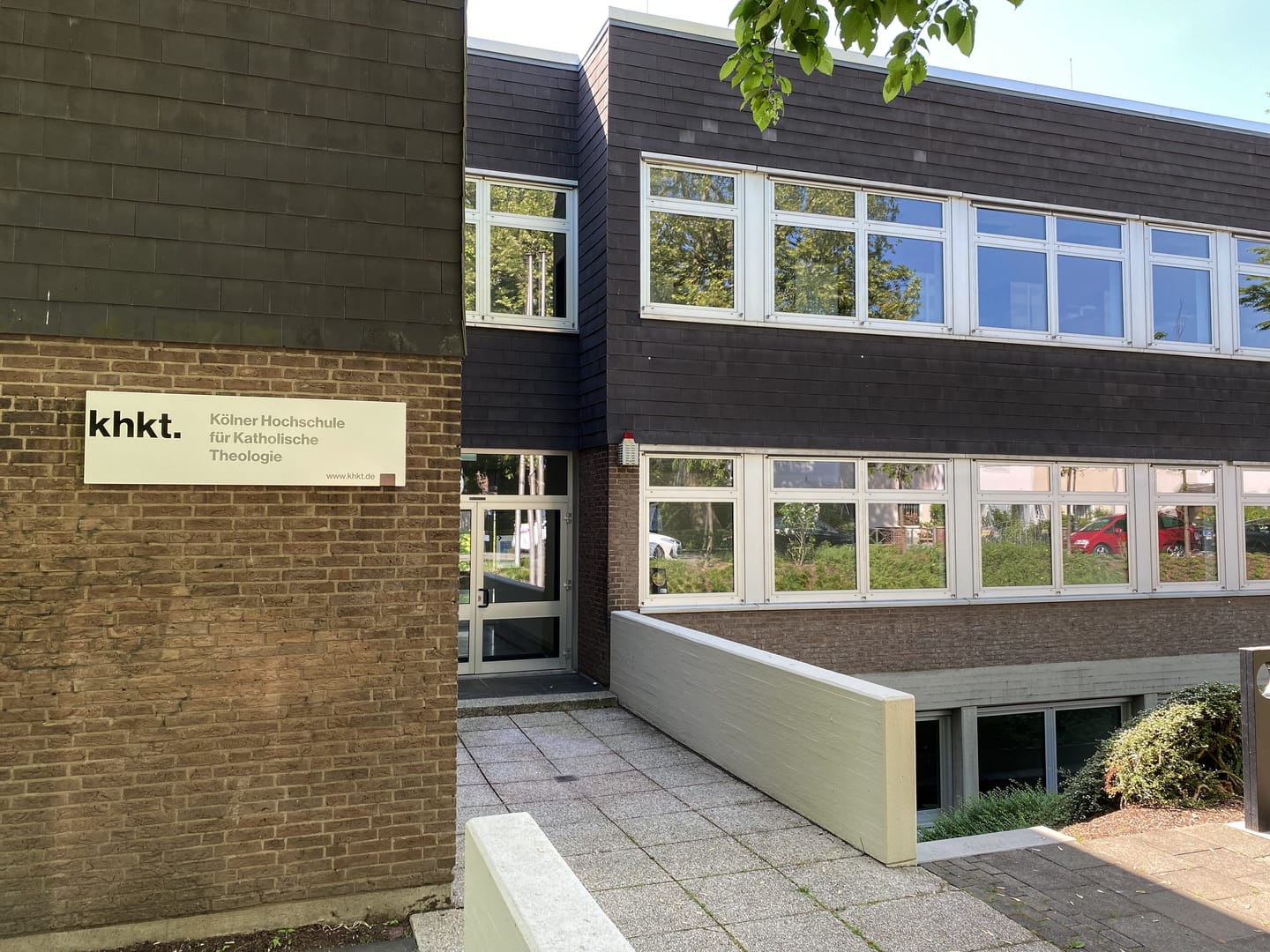Theology school backed by Cologne cardinal runs into increased criticism