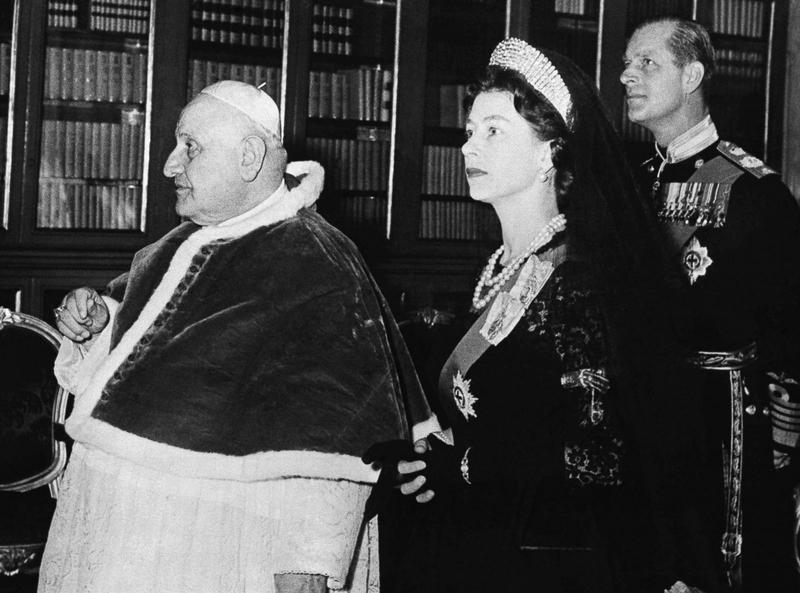 Queen helped strengthen Britain’s relationship with the church, ambassador says