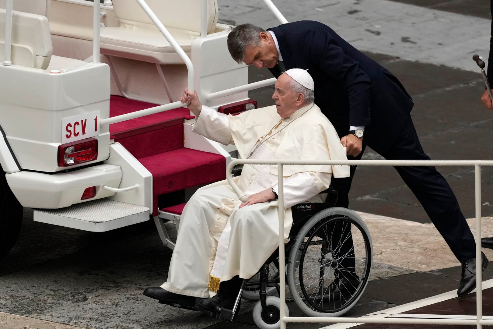 Pope says Ukraine, Russia trip not currently possible due to knee pain