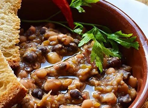 Recipe for a Sunday lunch in solidarity with the peripheries next door