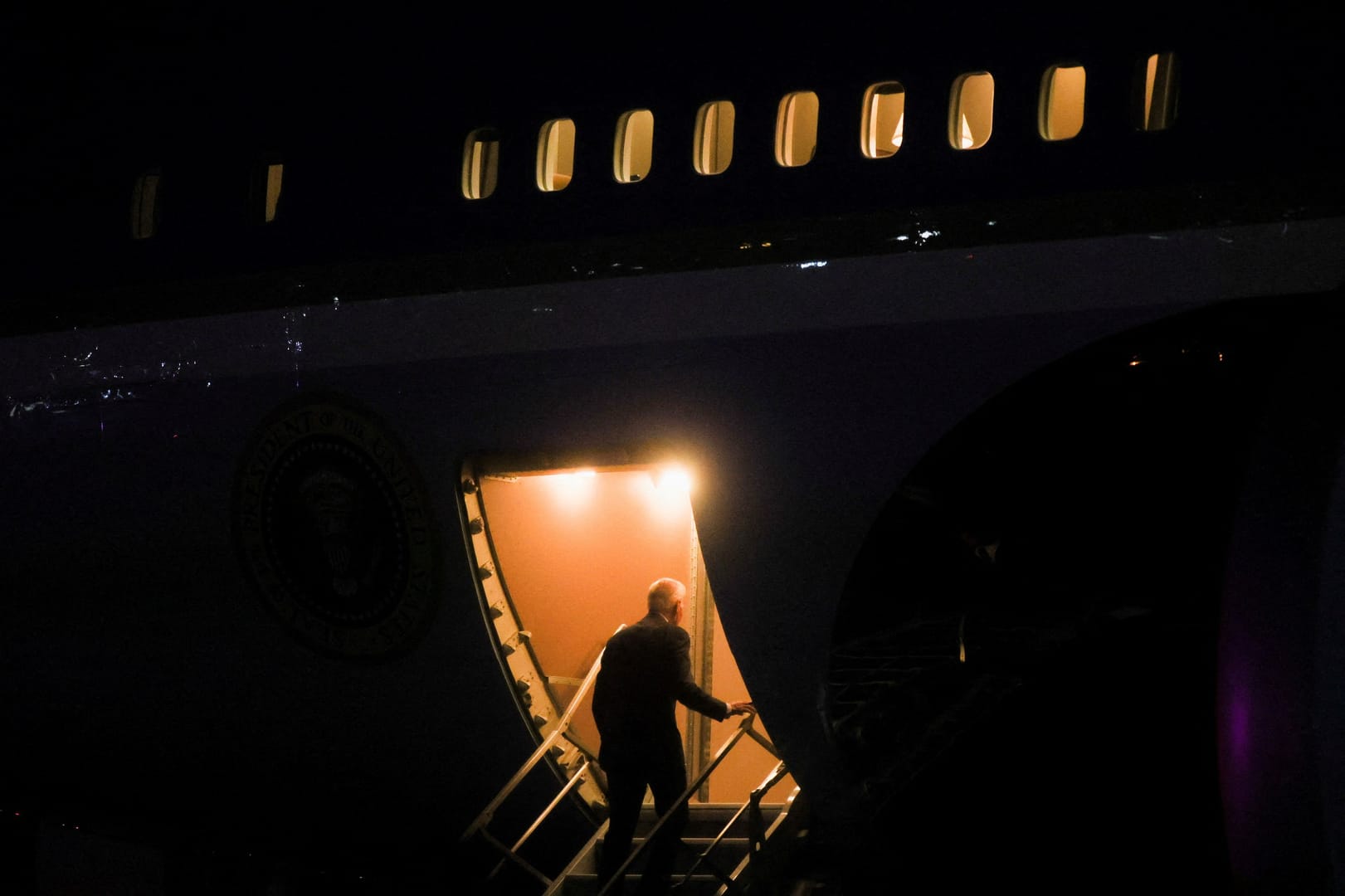 Catholic groups urge Biden to seek diplomacy with Putin, avoid nuclear war