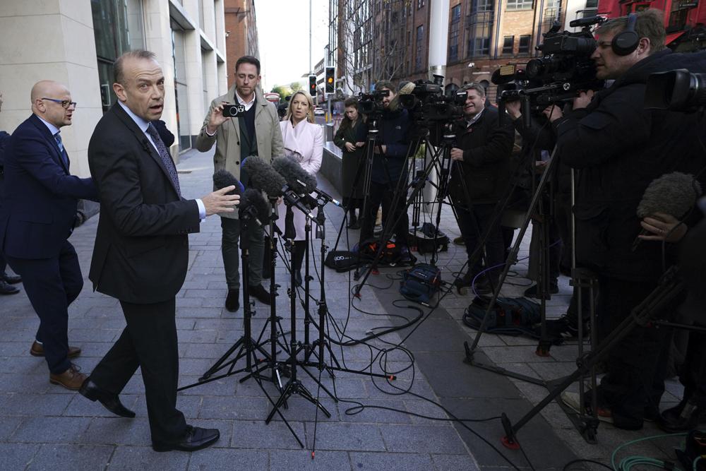 UK delays Northern Ireland vote to restore power-sharing
