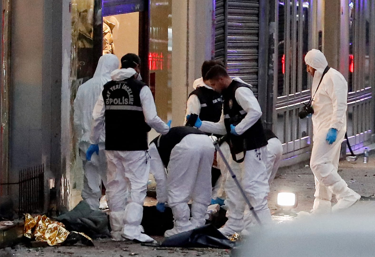 Pope mourns violence, loss of life from attack in Istanbul