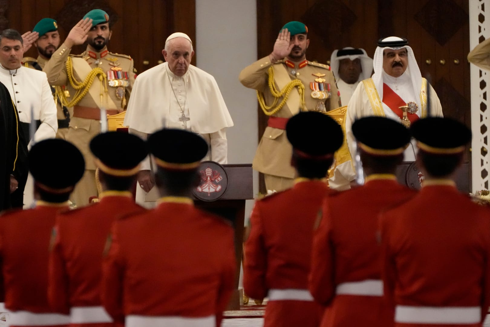 Pope in Bahrain advocates for religious freedom, action on extremism