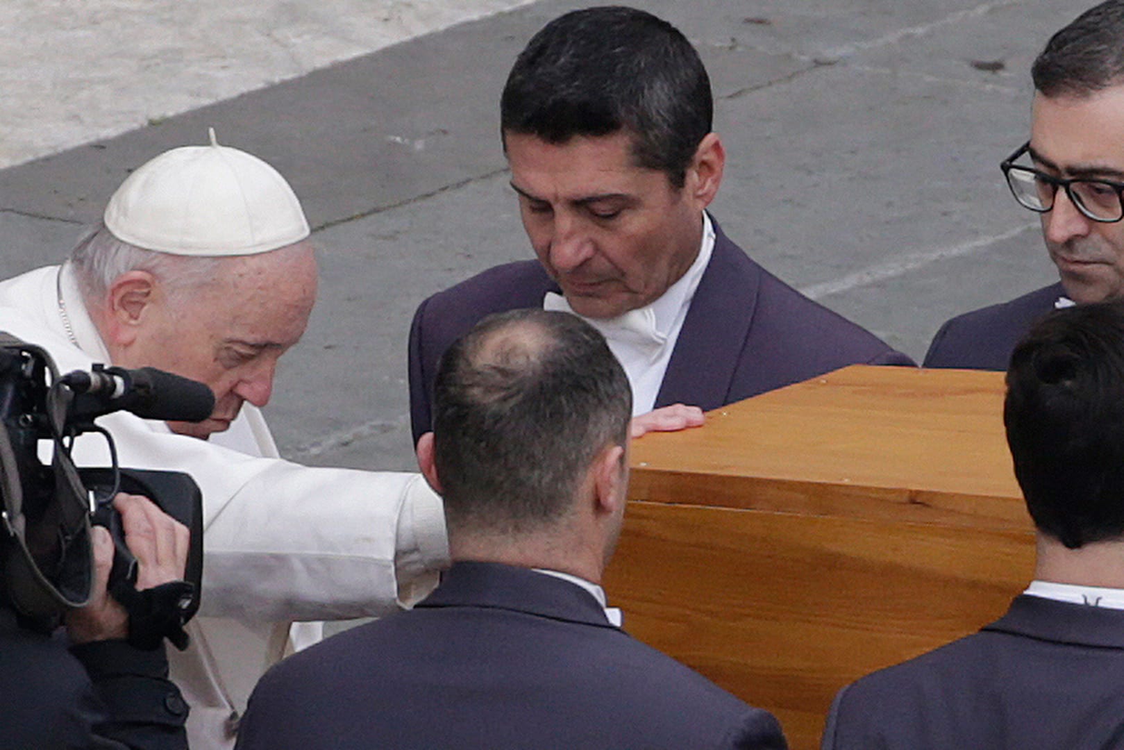 At Benedict XVI’s funeral, Pope Francis prays that ‘his joy may be complete’