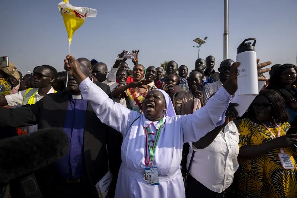 Pope to pastors, religious: Stand with the people, no matter the risk