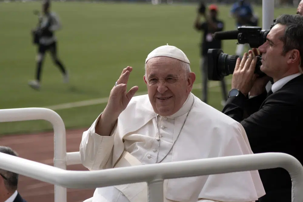 Pope urges priests, religious not to be ‘cold bureaucrats of the spirit’