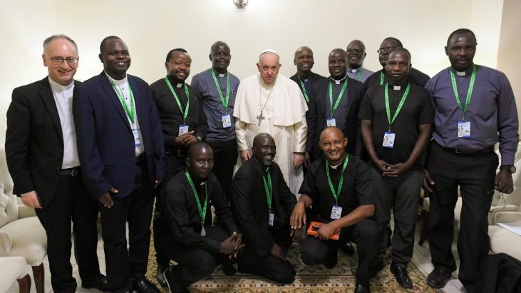 Francis says Popes, Jesuit generals normally should reign ‘for life’