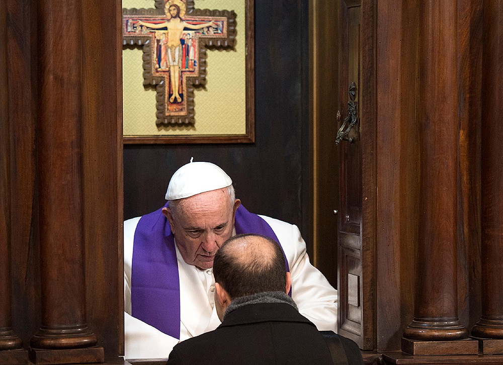Pope urges faithful to go beyond ‘hypocrisy of appearances’