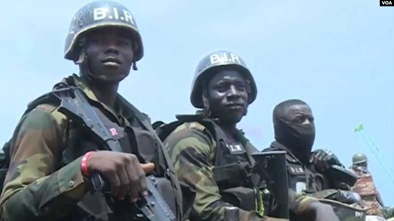 Cameroon military deployed to protect schools and the population in Bamenda, July 21, 2019. (Credit: M. Kindzeka/VOA.)