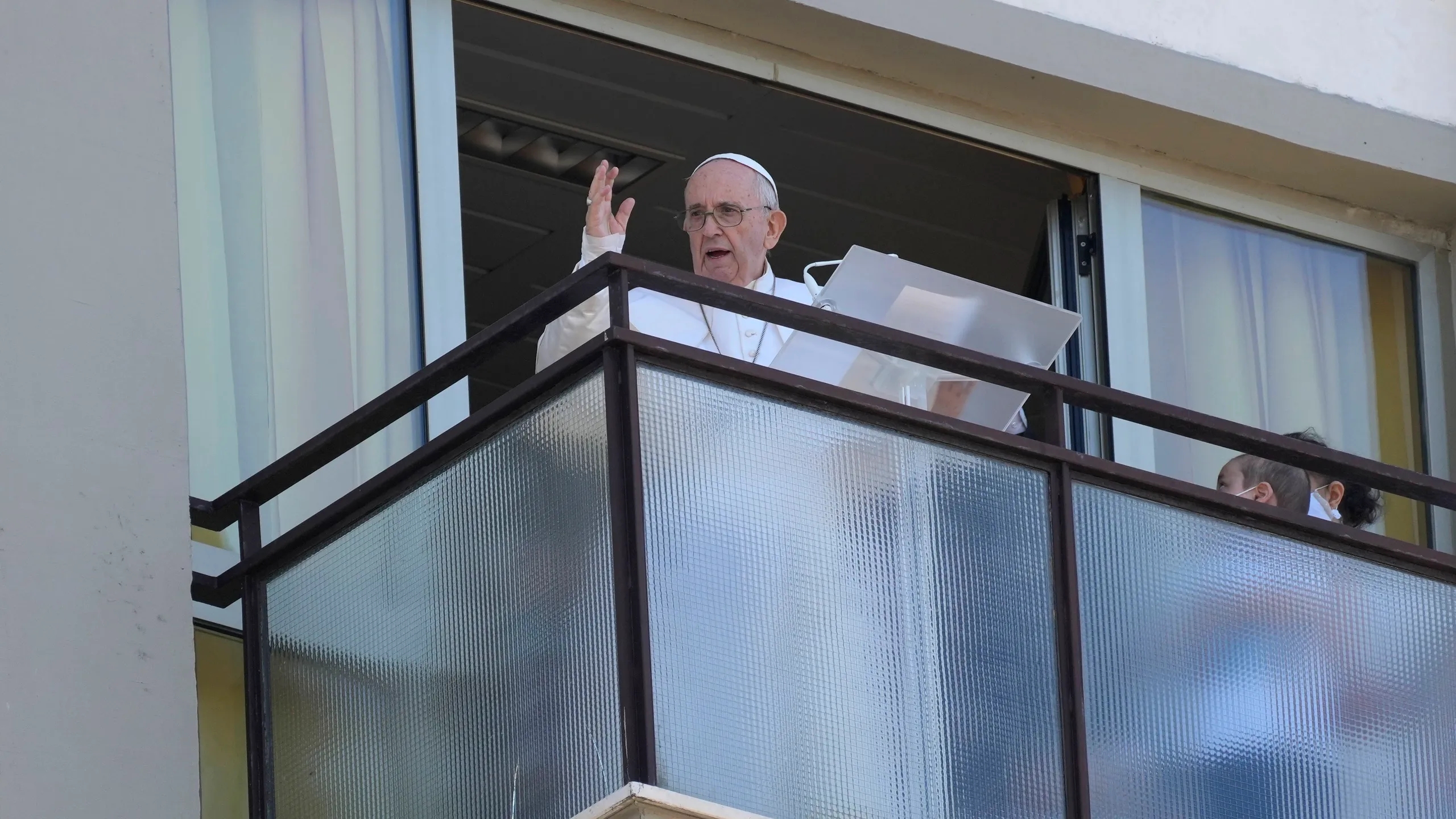 Facing respiratory infection, Pope to be hospitalized for a ‘few days’