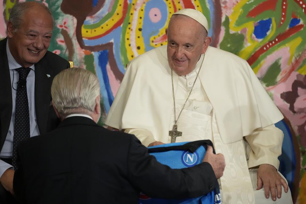 Vatican says Pope Francis skips public audiences due to fever - Vimarsana News
