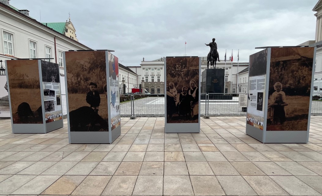Poland celebrates family's beatification, including unborn child, for saving Jews - Vimarsana News