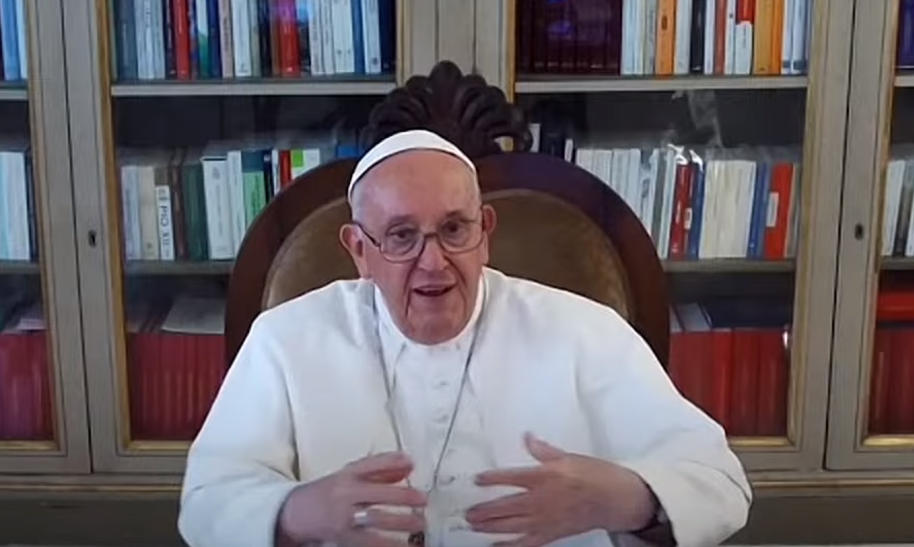 Pope condemns 'body shaming,' plastic surgery in talk with Asian youth - Vimarsana News