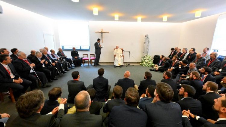 For his legacy synod, Pope's betting on murmuring rather than megaphones - Vimarsana News