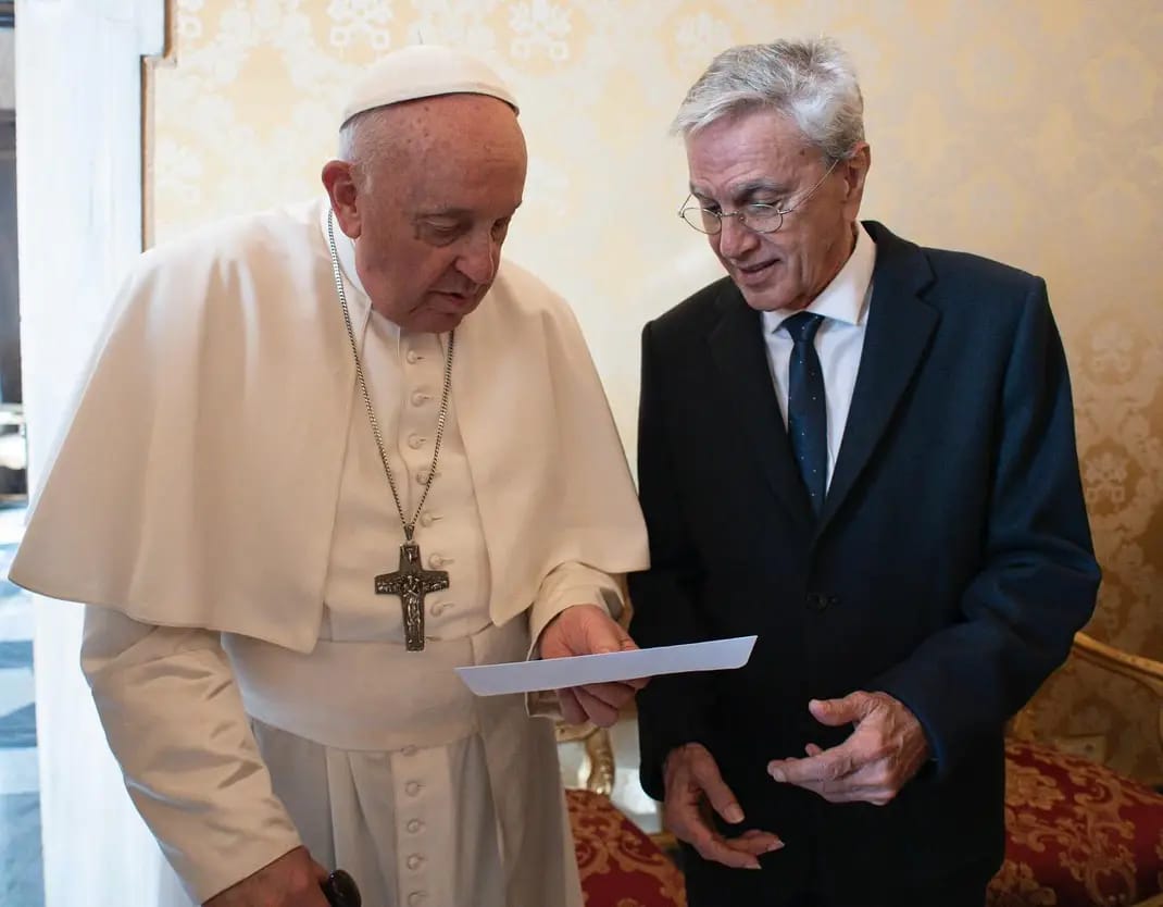 Famed Brazilian crooner asks Pope's help in curbing violence amid 'war on drugs' - Vimarsana News
