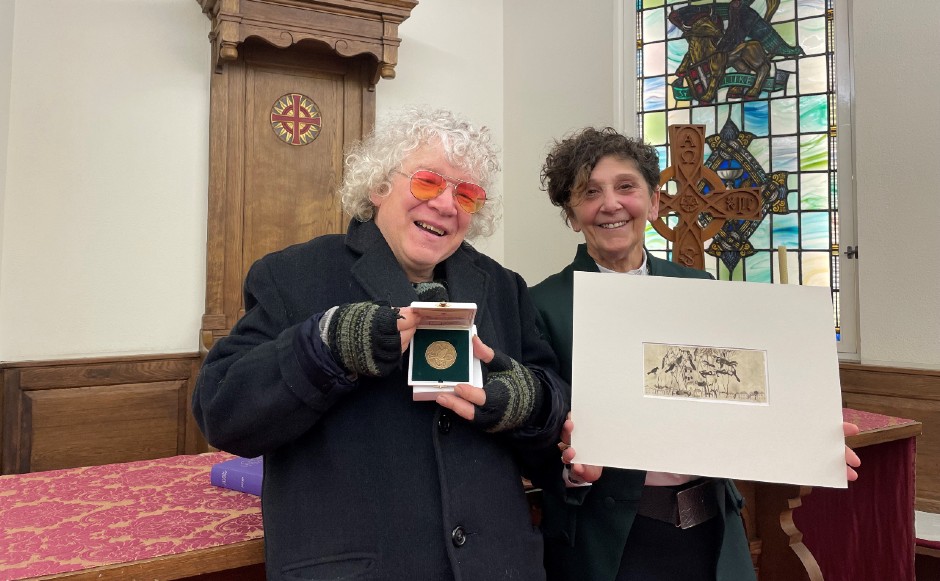 Scottish artist calls Pope's gift 'cool and amazing' - Vimarsana News