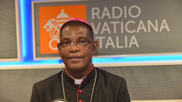 Ivory Coast bishop urges laity to report priests with wives and children - Vimarsana News