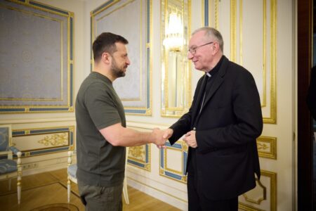 Parolin, Zelenskyy have phone call amid Ukraine ceasefire talks