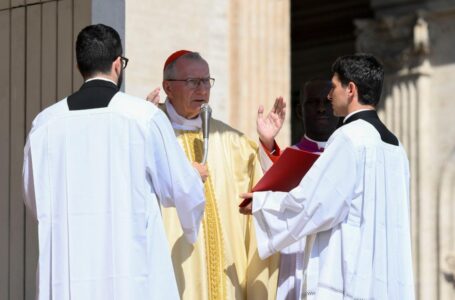 Top papal candidate says Francis’s legacy must continue