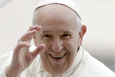 Remembering Francis through his most iconic pictures