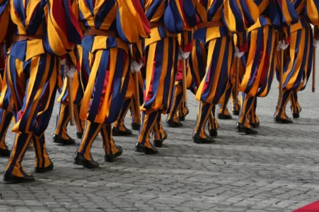 Vatican investigates Swiss Guard after allegations of an antisemitic incident in St. Peter’s Square