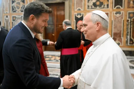 Song legend Michael Bublé meets Leo XIV, takes requests